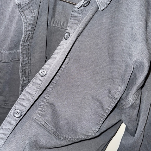 American Eagle Cropped Button Up - Picture 5 of 6